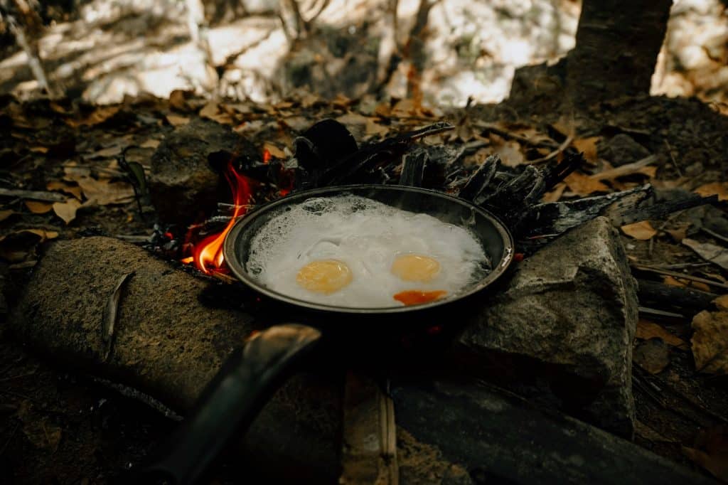 Frukost över öppen eld